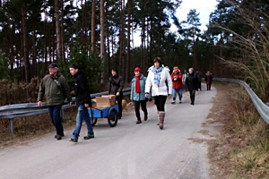 Auf dem Rückweg - Winterwanderung des Heimatvereins Lostau 2015